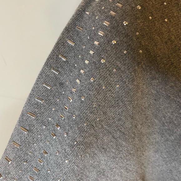 ⭐️⭐️SALE- 2 for $15⭐️⭐️ NY&Co 7th Avenue Gray Heatset Dolman Sweater Size M - Picture 4 of 6